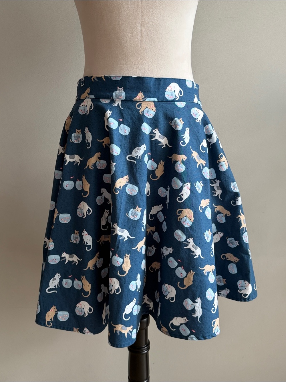 Modcloth Retrolicious Cat With Fish Tank Skater Skirt  L